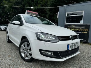 2014 - Volkswagen Polo Automatic