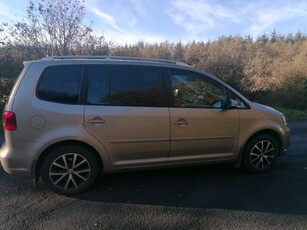 2014 - Volkswagen Touran Manual