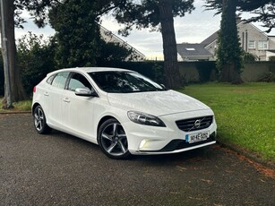 2014 - Volvo V40 Manual