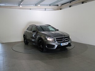 2015 - Mercedes-Benz GLA-Class Manual