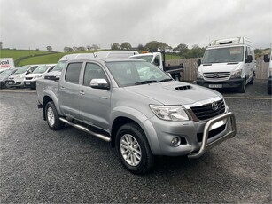 2015 - Toyota Hilux Manual