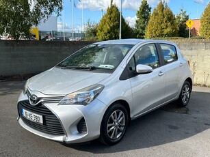 2015 - Toyota Yaris Manual