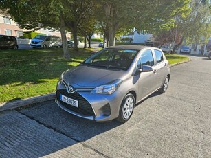 2015 - Toyota Yaris Manual