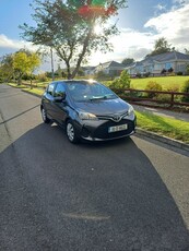 2015 - Toyota Yaris Manual