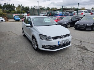 2015 - Volkswagen Polo Automatic