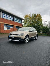 2015 - Volkswagen Polo Automatic