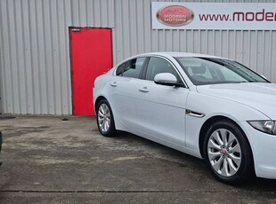 2016 - Jaguar XE Manual