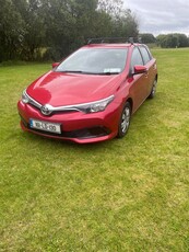 2016 - Toyota Auris Manual