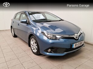 2016 - Toyota Auris Manual