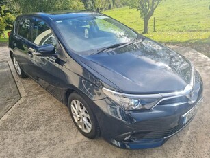 2016 - Toyota Auris Manual