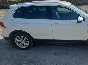 2016 - Volkswagen Tiguan Manual