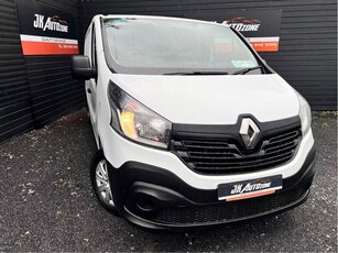 2017 (171) Renault Trafic