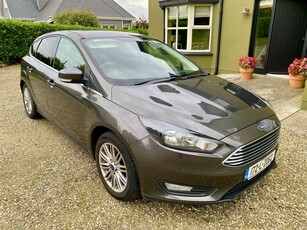 2017 - Ford Focus Manual