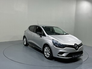 2017 - Renault Clio Manual