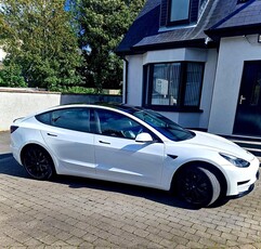 2020 - Tesla Model 3 Automatic