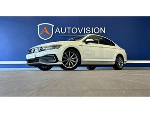 2021 - Volkswagen Passat Automatic