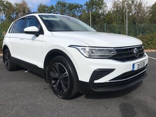 2021 - Volkswagen Tiguan Manual