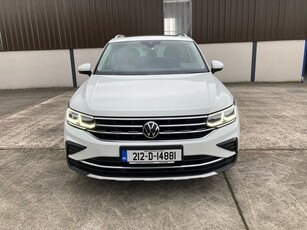 2021 - Volkswagen Tiguan Manual