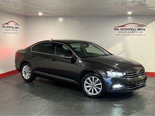 2022 - Volkswagen Passat Manual