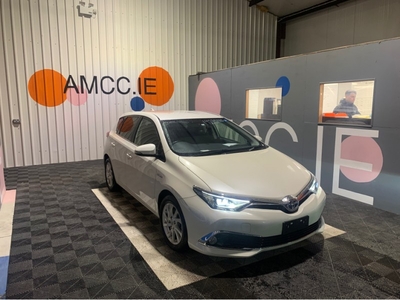 2016 (162) Toyota Auris