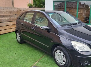 2009 - Mercedes-Benz B-Class Manual