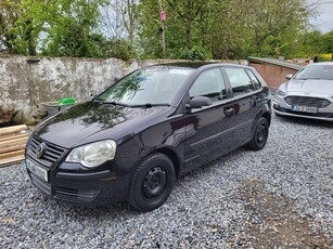 2009 - Volkswagen Polo ---