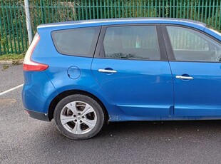 2011 - Renault Grand Scenic Manual