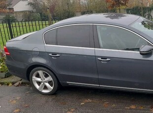 2011 - Volkswagen Passat Manual