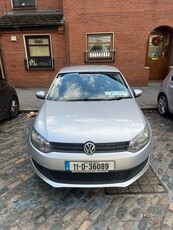 2011 - Volkswagen Polo Manual