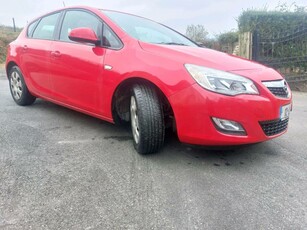 2012 - Opel Astra Manual