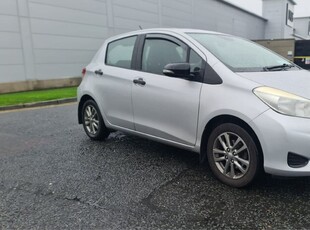 2012 - Toyota Yaris Manual