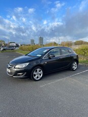 2012 - Vauxhall Astra ---