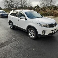 2014 - Kia Sorento Manual