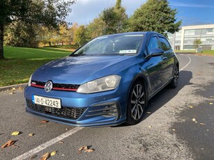 2014 - Volkswagen Golf Manual