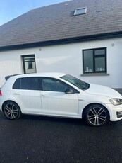 2014 - Volkswagen Golf Manual