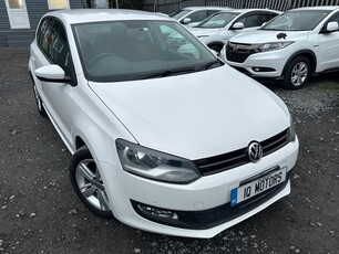 2014 - Volkswagen Polo Automatic