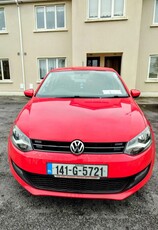 2014 - Volkswagen Polo Manual