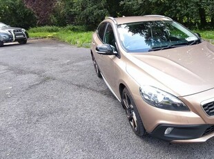 2014 - Volvo V40 Manual