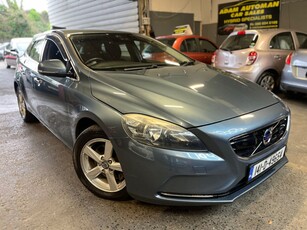 2014 - Volvo V40 Manual