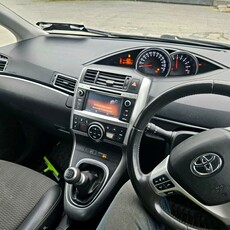 2015 - Toyota Verso Manual