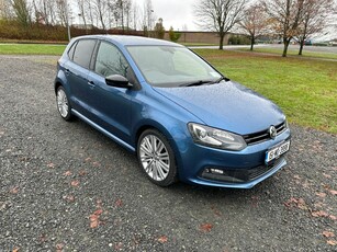 2015 - Volkswagen Polo Automatic