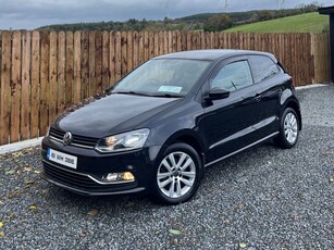 2016 - Volkswagen Polo Manual