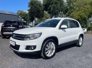 2016 - Volkswagen Tiguan Manual