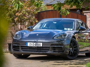 2017 - Porsche Panamera Manual