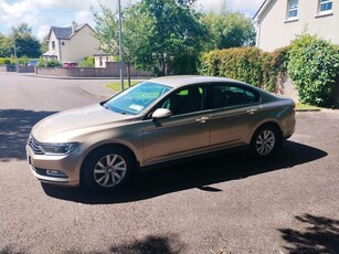 2017 - Volkswagen Passat Manual