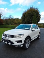 2017 - Volkswagen Touareg Automatic