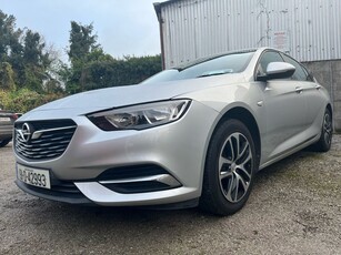 2019 - Opel Insignia Manual