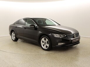 2020 - Volkswagen Passat Manual