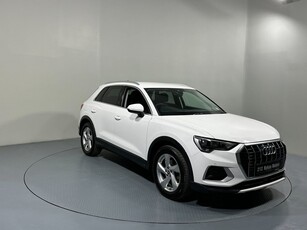 2021 - Audi Q3 Manual