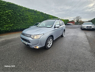 MITSUBISHI OUTLANDER